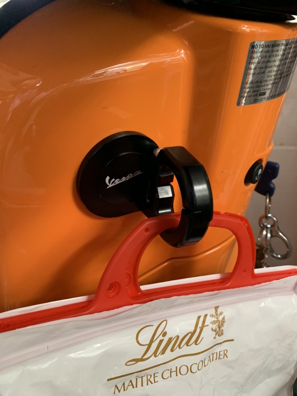 Móc treo đồ dành cho dòng xe Vespa