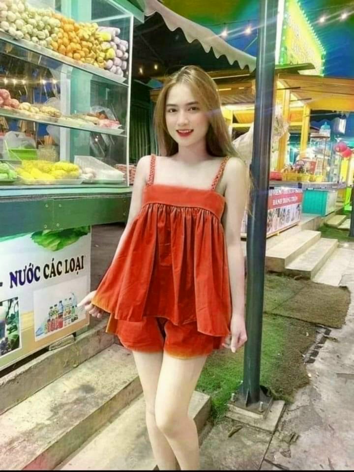 Set đùi lụa hàn hai dây cổ vuông (freesize dưới 60kg)