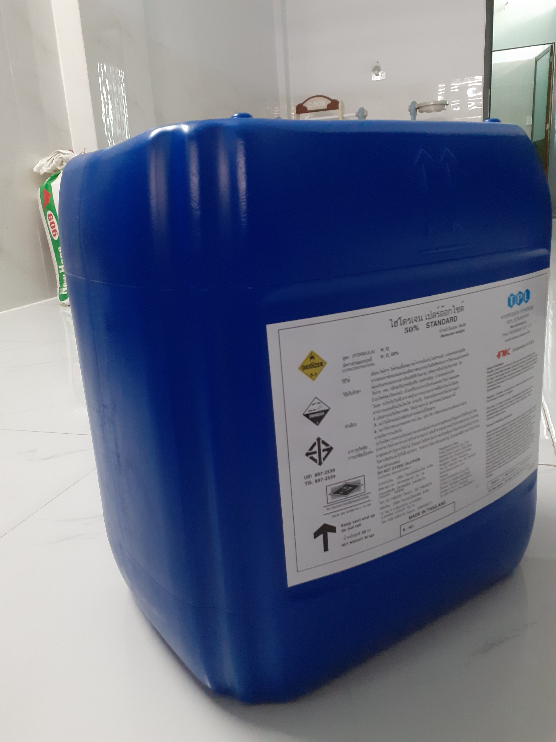 chai 1 lít oxy già H2O2 thái 50%