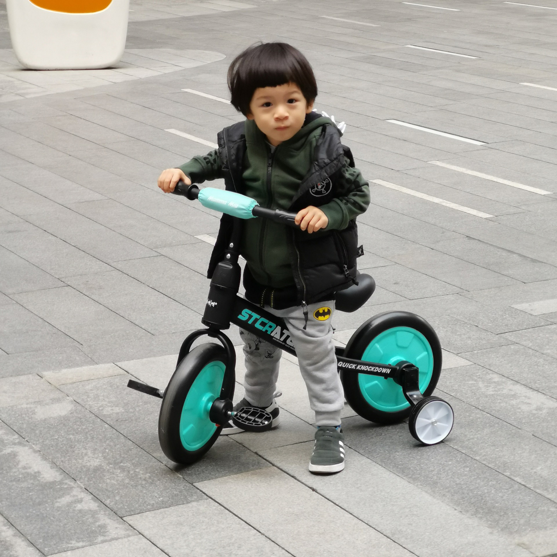 Xe đạp thăng bằng tập đi chắc chắn cho bé SCRATCH ST