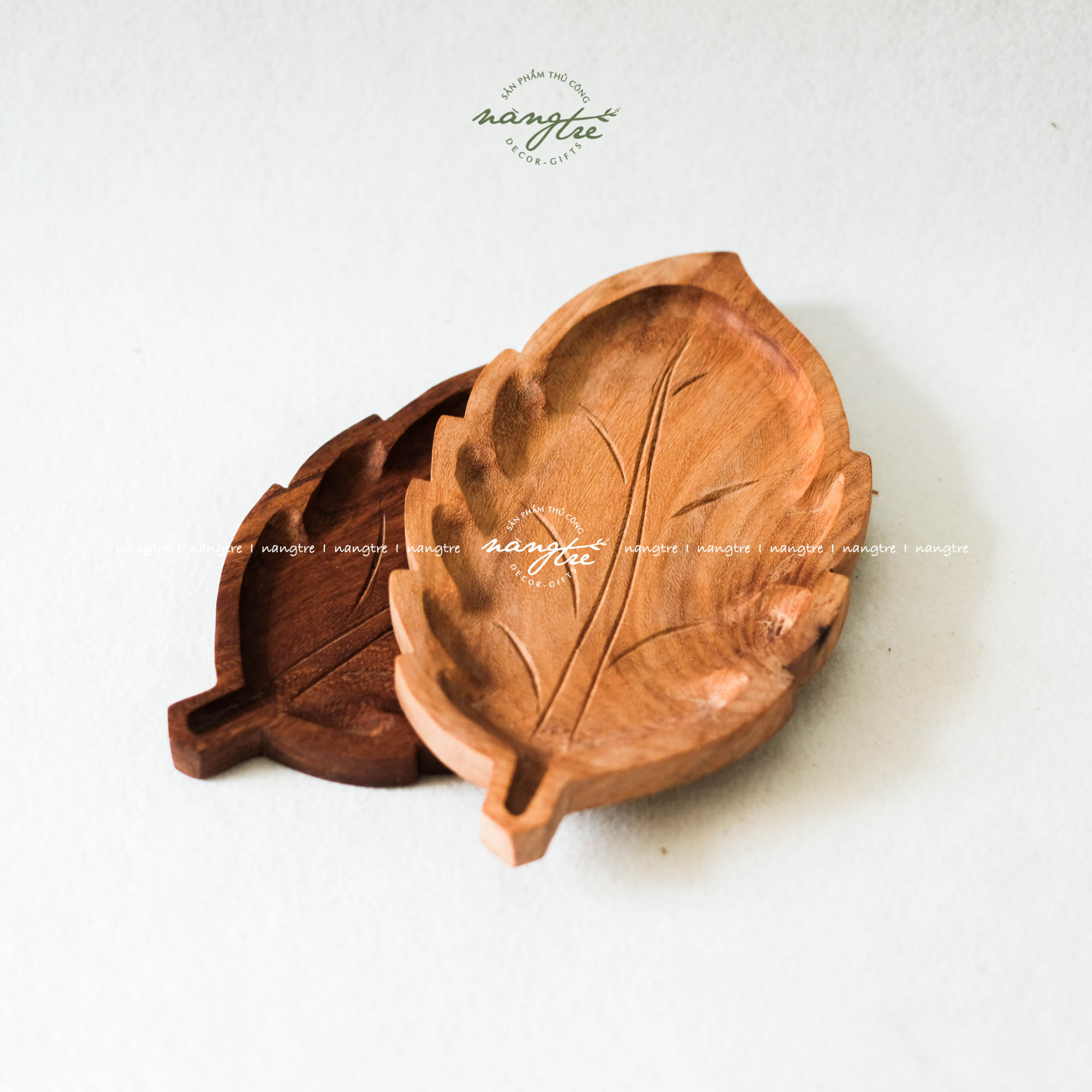 Khay gỗ đỏ hình lá decor/Trang trí