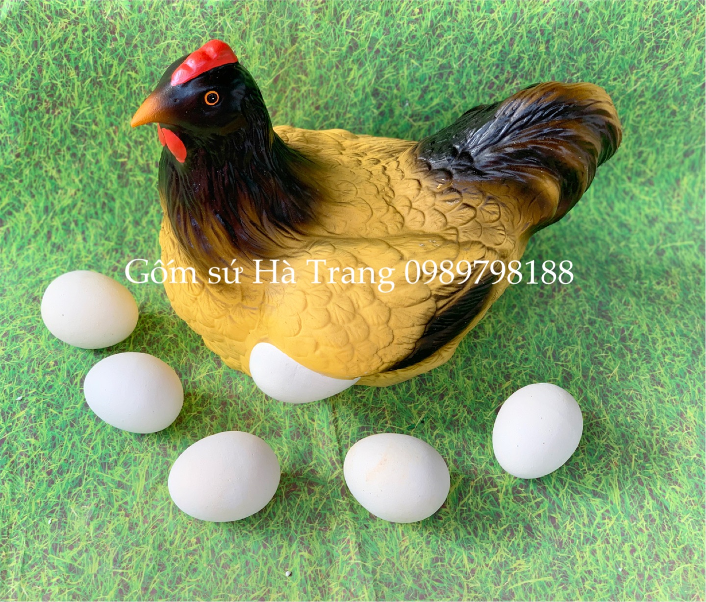 Tượng gà mái đẻ trứng ( con gà tài lộc ) gốm sứ Bát Tràng