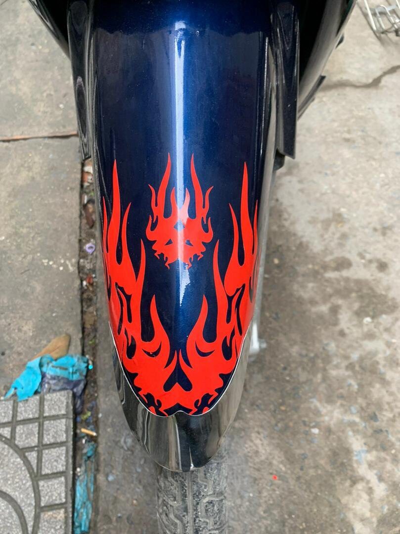 Tem decal dán dè trước sau xe máy hình ngọn lửa (giá 1 cái)