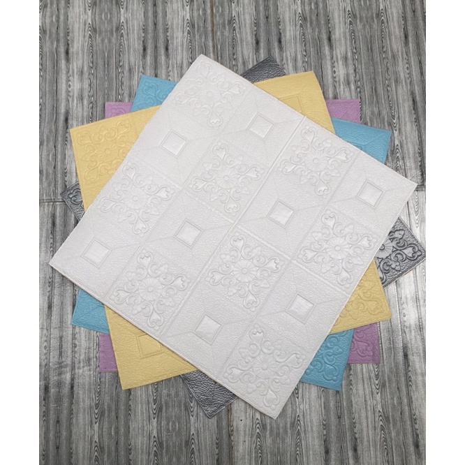 Xốp dán tường 3D Hoa văn tim 70x70cm