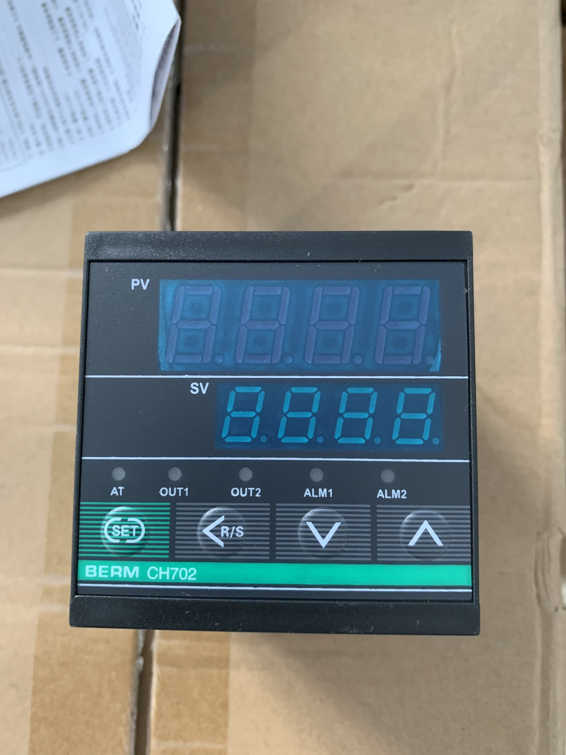 Đồng hồ điều khiển nhiệt độ Berme CH702