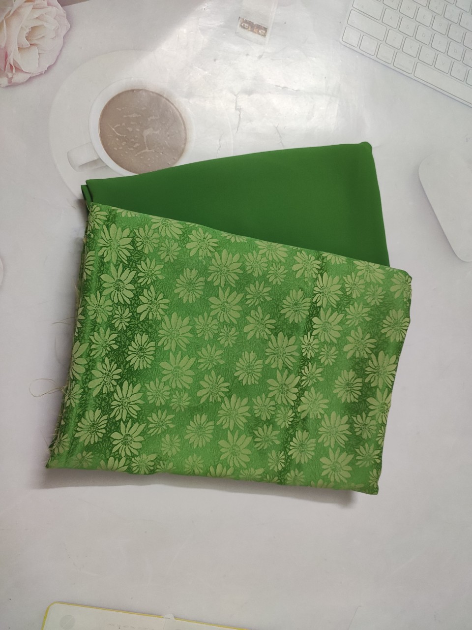 High-Quality Soft Silk Brocade Ao Dai Fabric with Woven Texture - Silk with Small Chrysanthemum Flowers