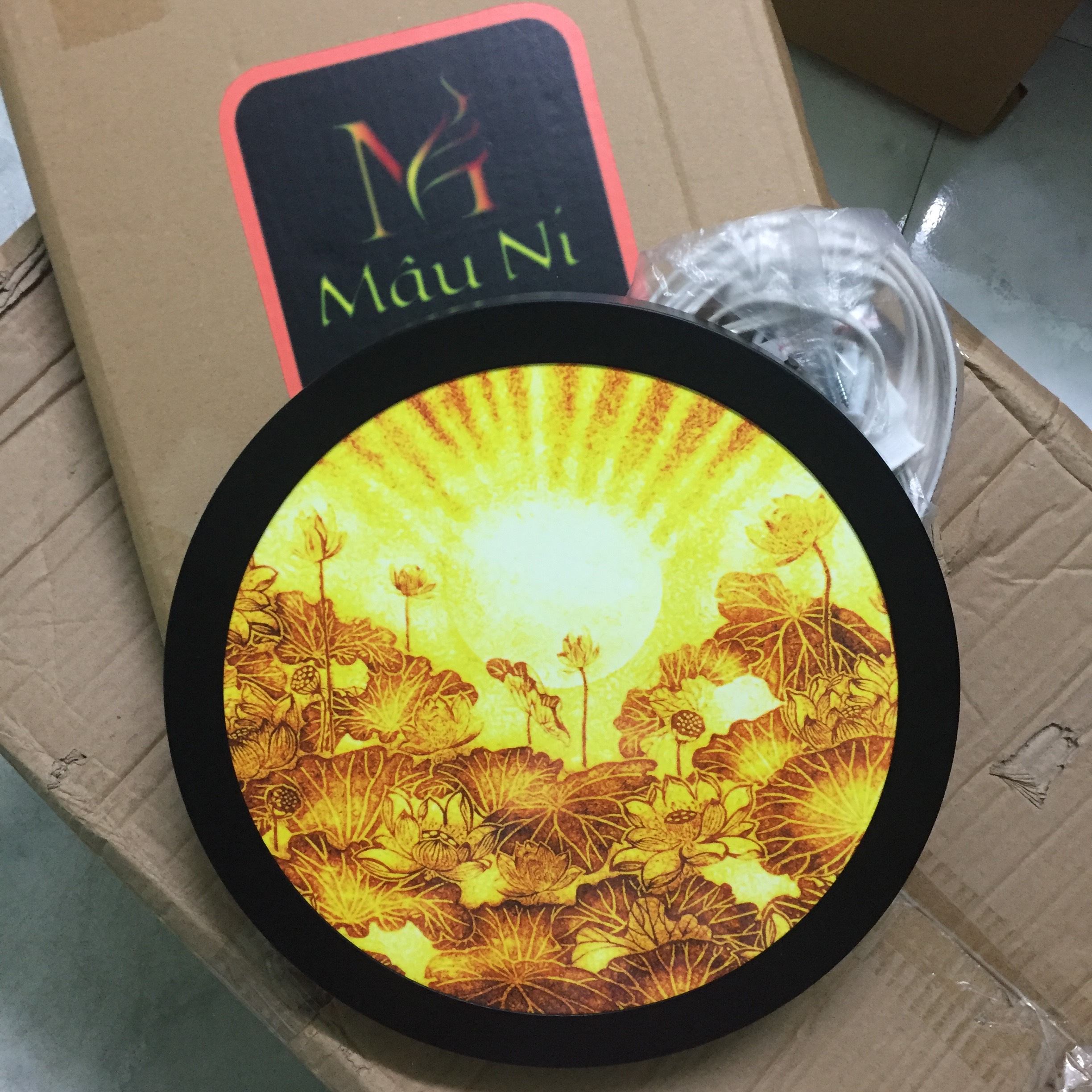 ĐÈN HÀO QUANG PHẬT - Mâu Ni ,Cho Kệ Đôn Phật In Trúc Chỉ, Khung Sắt, Đường Kính 30Cm Đặt Tượng Thờ Cao 25Cm Đến 40Cm , ... vòng đèn hào quang, tượng quan âm, tượng phòng thờ, tủ thờ treo, tủ thờ gỗ  sồi, tro bốc bát hương