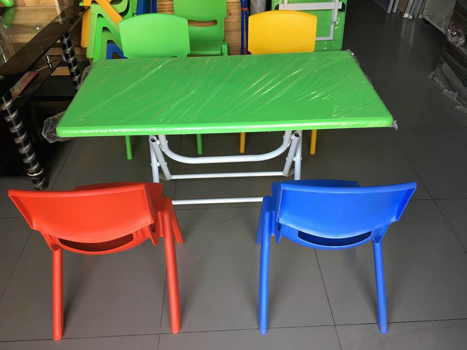 BÀN MẦM NON