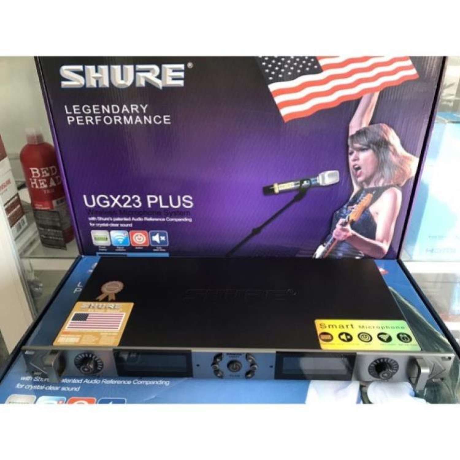 Micro Không Dây SHURE UGX 23 PLUS Cảm Biến Tự Ngắt, Dò Sóng Chỉnh Tần Số Hiện Đại. Dòng Karaoke Cao Cấp Quán Hát.