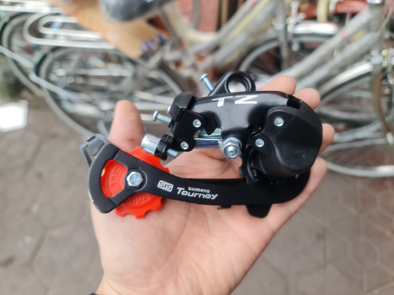 Củ đề, Cùi đề Xe đạp Shimano Tourney RD-TZ50 (bắt ốc và móc trục) - Loại đẹp