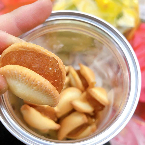 BÁNH SÒ KẸP MỨC DỨA THÁI LAN 320gr