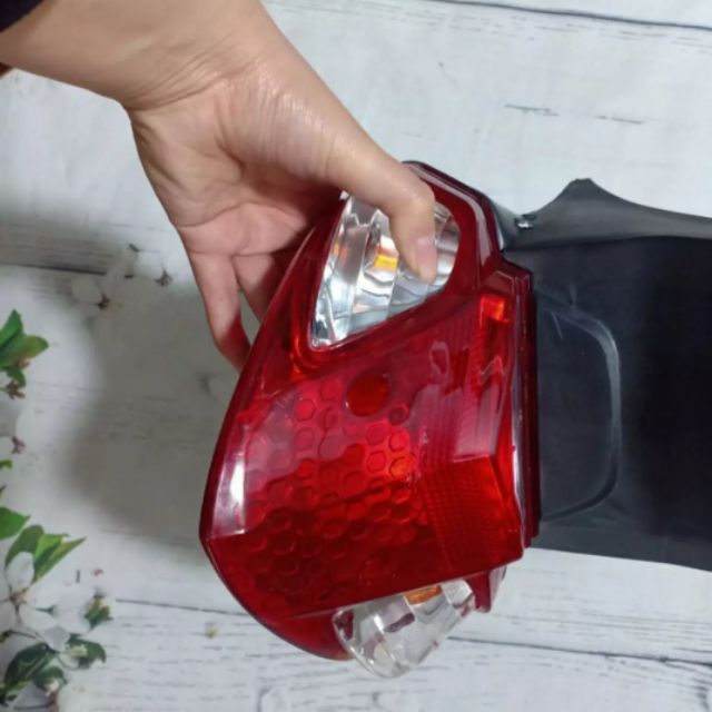 [Nhập RS0822 giảm 30k cho đơn 99k]Đuôi đèn chắn bùn sau gắn xe máy Wave Anpha mới đời 2006-2016wave (-10%)