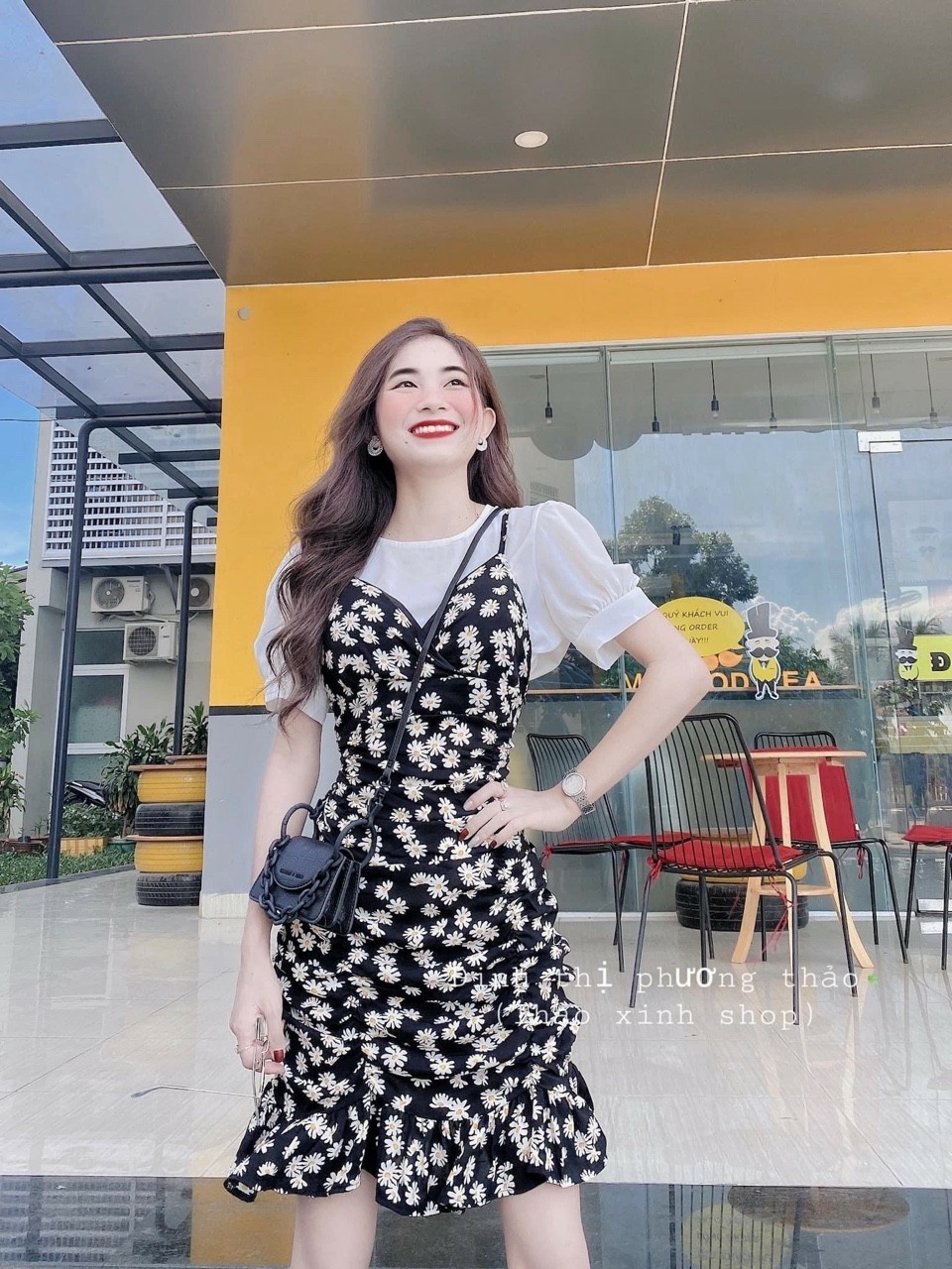 Sét yếm váy hoa cúc đuôi cá kèm áo tay phồng