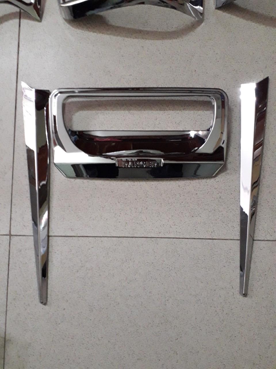 Ốp hõm cốp mạ crom ranger 2013-2019