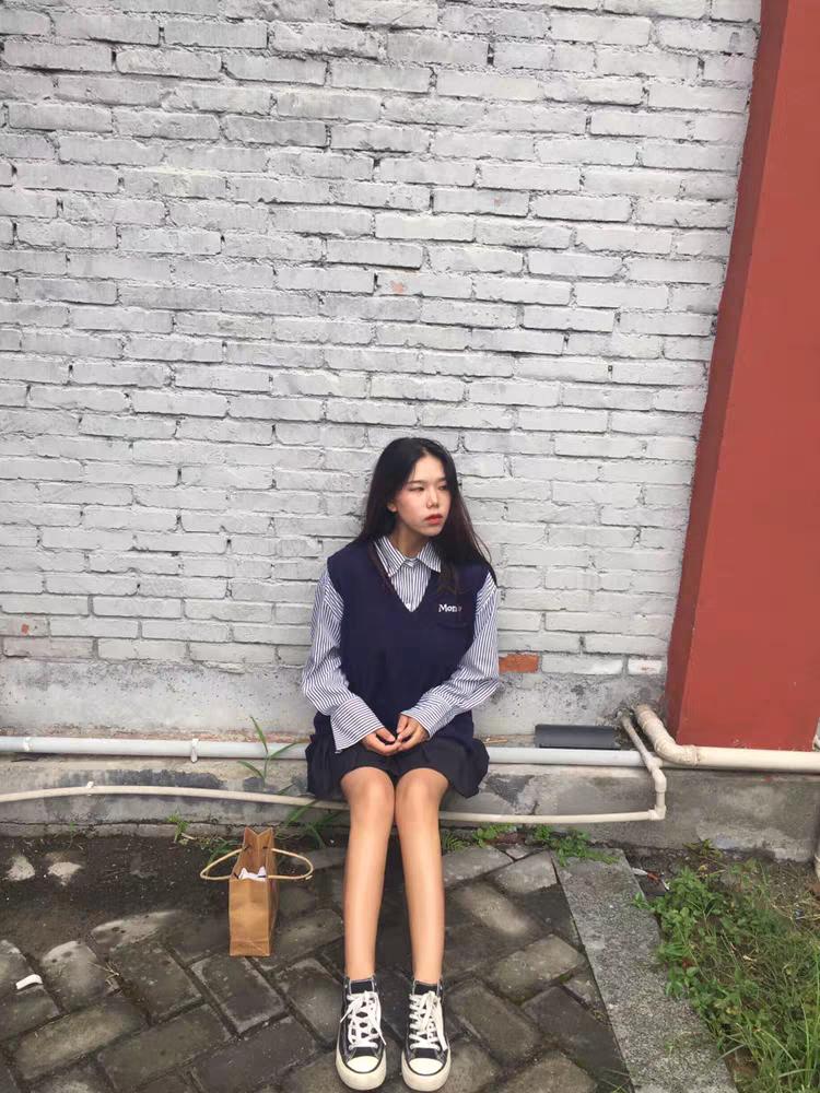 Set áo Gile monday và áo Sơ mi kẻ tay dài