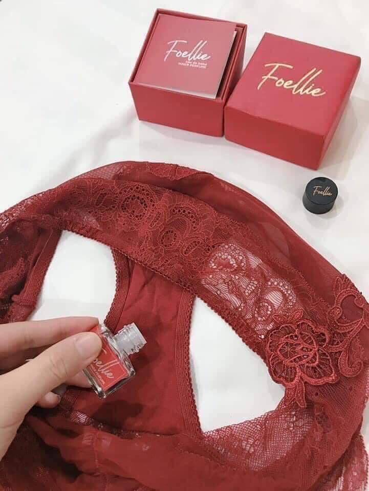 Nước Hoa Vùng Kín Foellie 5ml màu đỏ