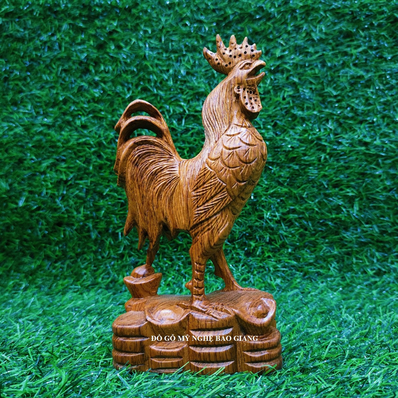 Tượng con gà trống gỗ hương