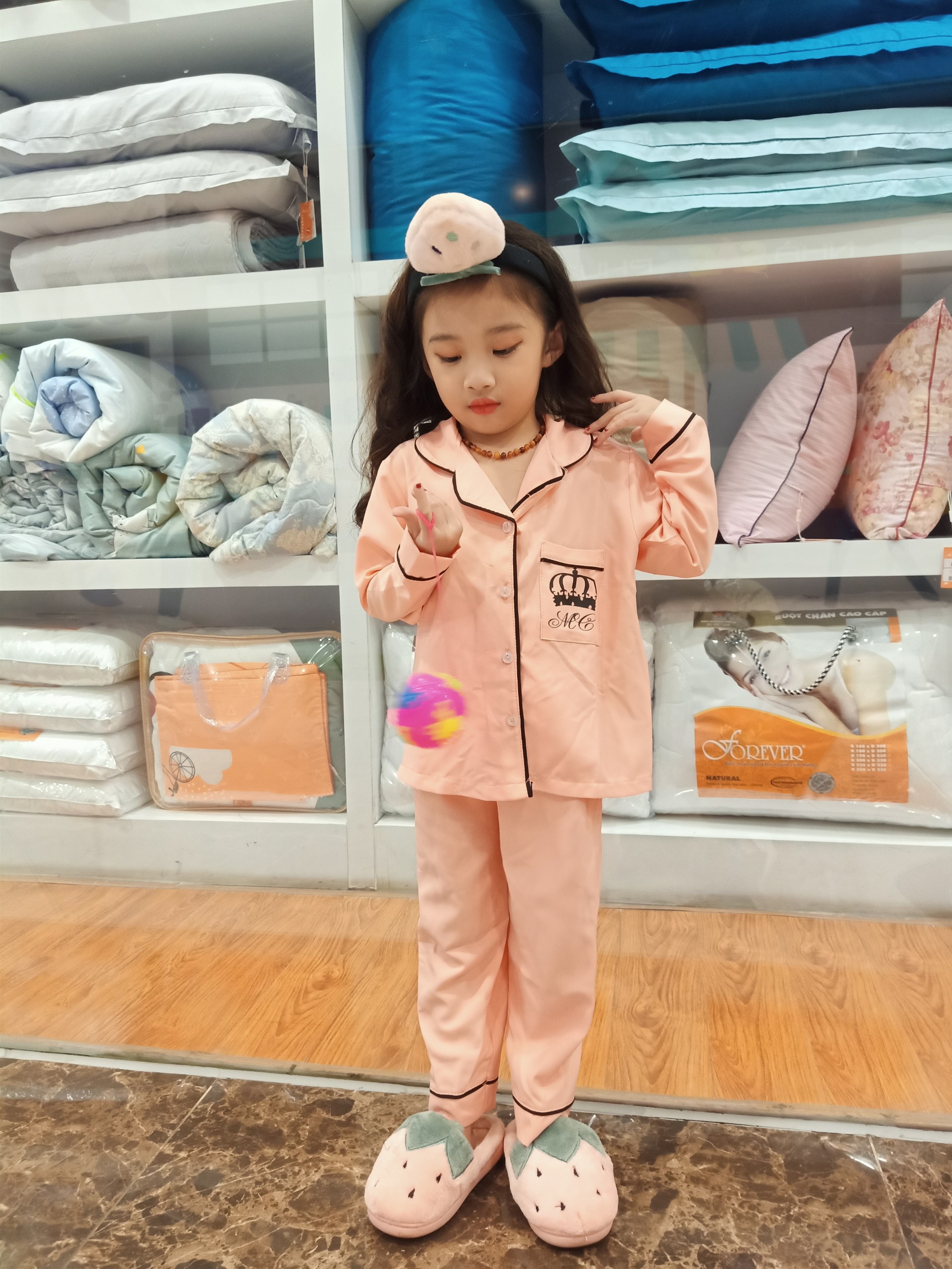 bộ mặc nhà cho bé unisex, pizama vải phi lụa mờ in hình vương miện 205