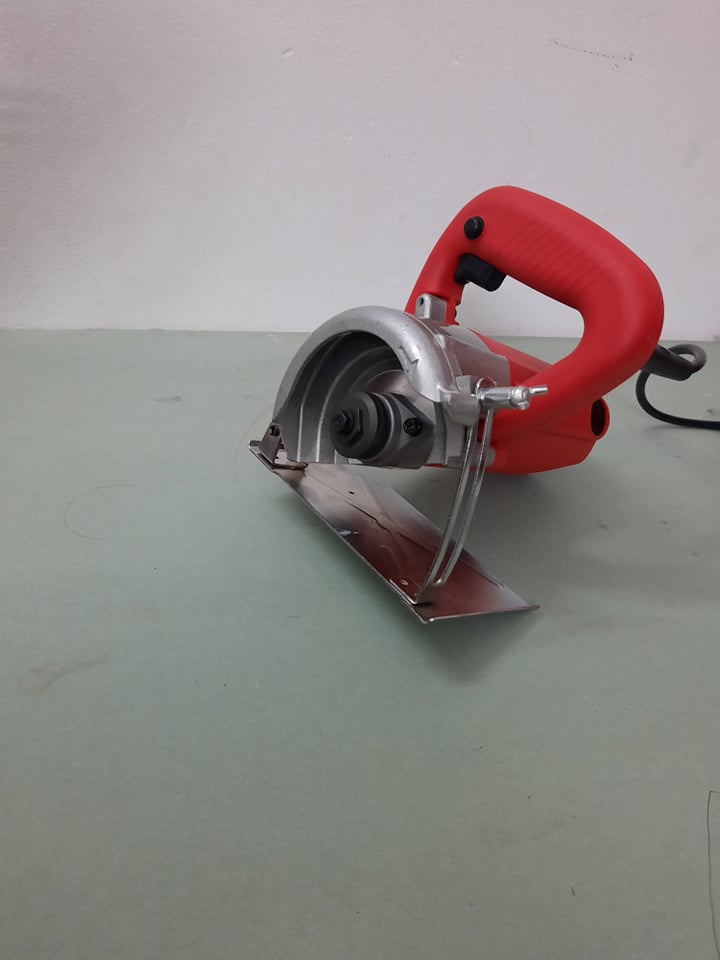 máy cắt gạch power tặng kèm lưỡi cắt gỗ