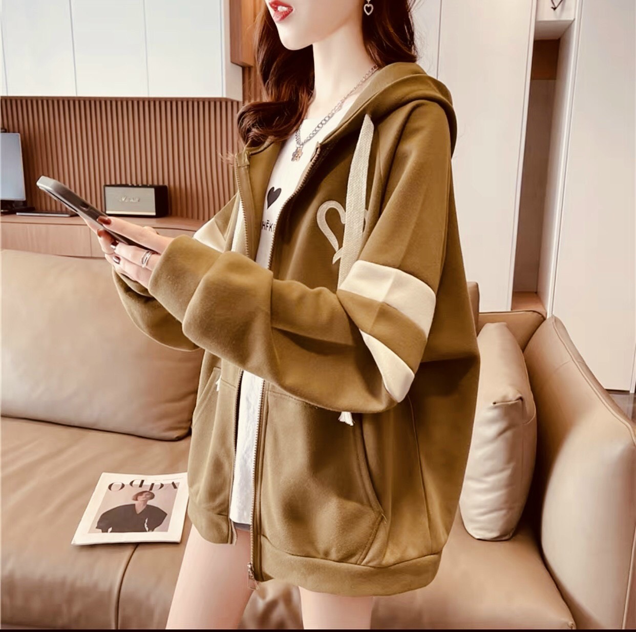 Áo Khoác Hoodie Nam Nữ Form Rộng Chất Liệu Nỉ Dày Dặn Khóa Kéo Tay Phồng Phối Màu Cá Tính Hot Trend