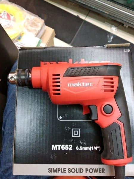 Máy khoan tốc độ cao 230W Maktec-MT652