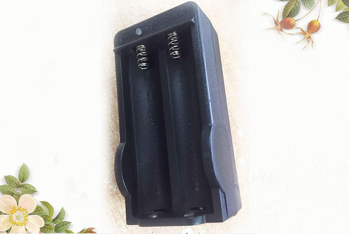 Đế sạc pin đôi 18650