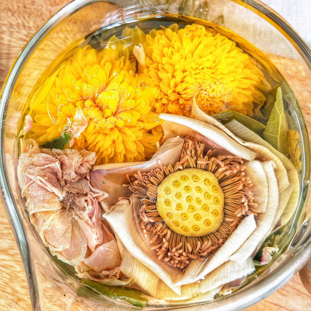 Trà Hoa Sen (Lotus) Mix Hoa - Hộp 5 Set (Hoa Sen, Cúc Vàng, Hoa Hồng, Lá Sen, Cỏ Ngọt)