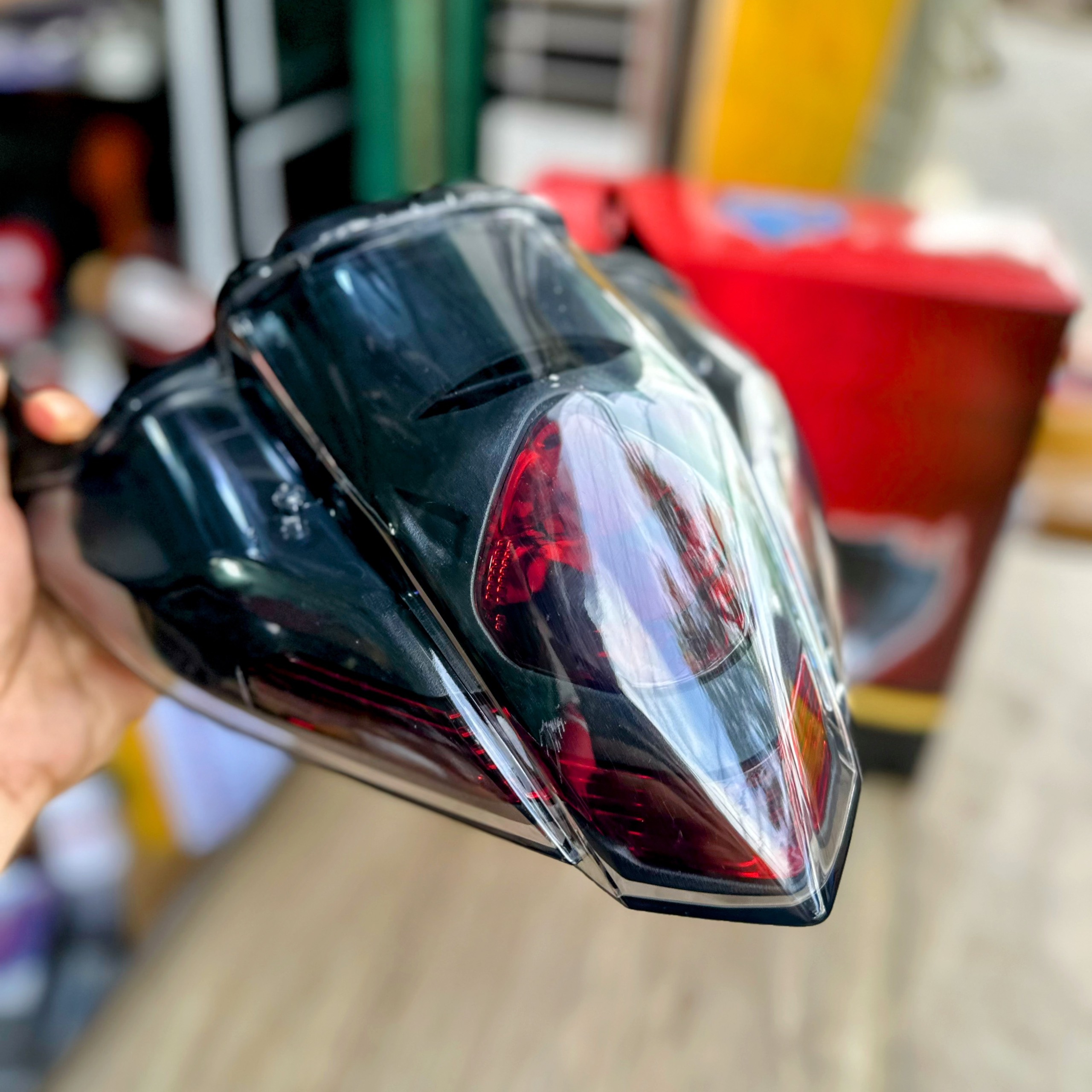 Đèn hậu LC 135 5s Malaysia lắp đặt như zin