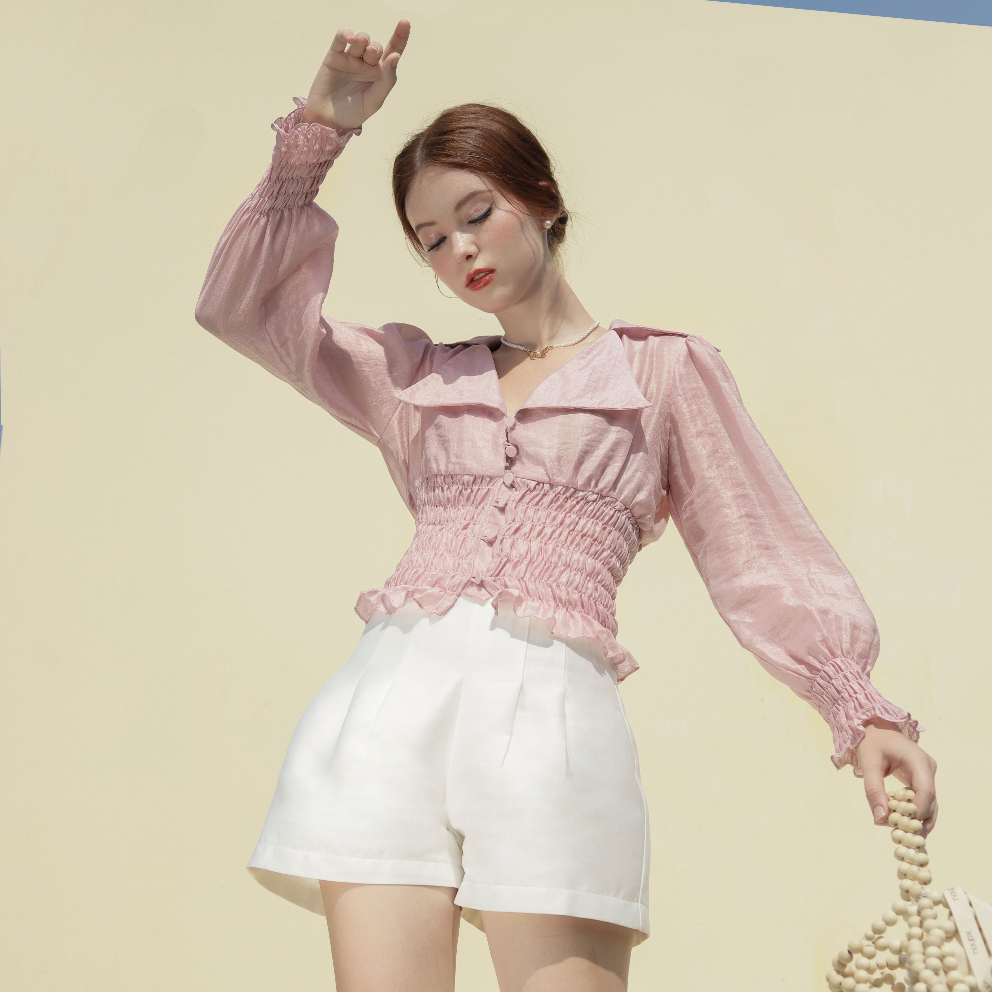 Molly Short - Quần short nữ tafta cạp cao, dáng phồng tôn dáng phong cách thanh lịch, nữ tính màu trắng, hồng, đen, xanh biển đi du lịch, đi chơi