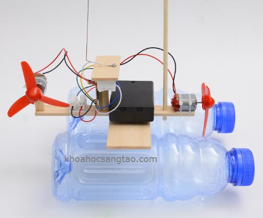 [Stem] Đồ chơi thuyền điều khiển từ xa