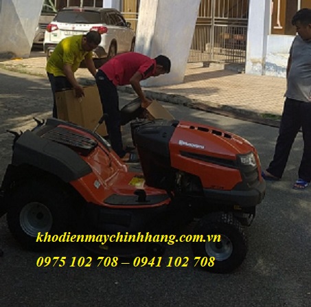 Máy Cắt Cỏ Người Lái Husqvarna TS 138