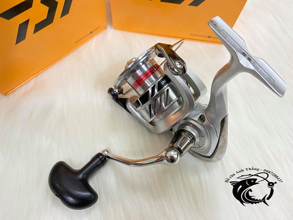 Máy câu Daiwa CrossFire LT mới