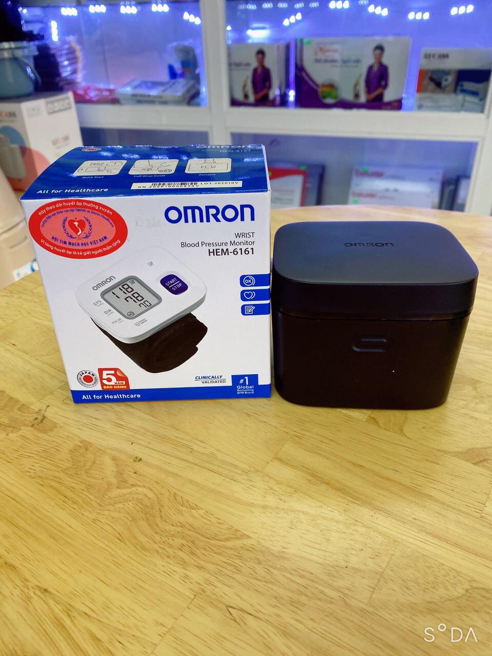 máy đo huyết áp omron hem-6161