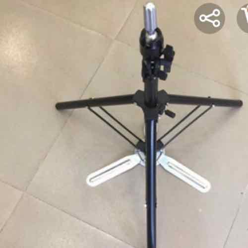 Chân canh cao cấp học cắt tóc