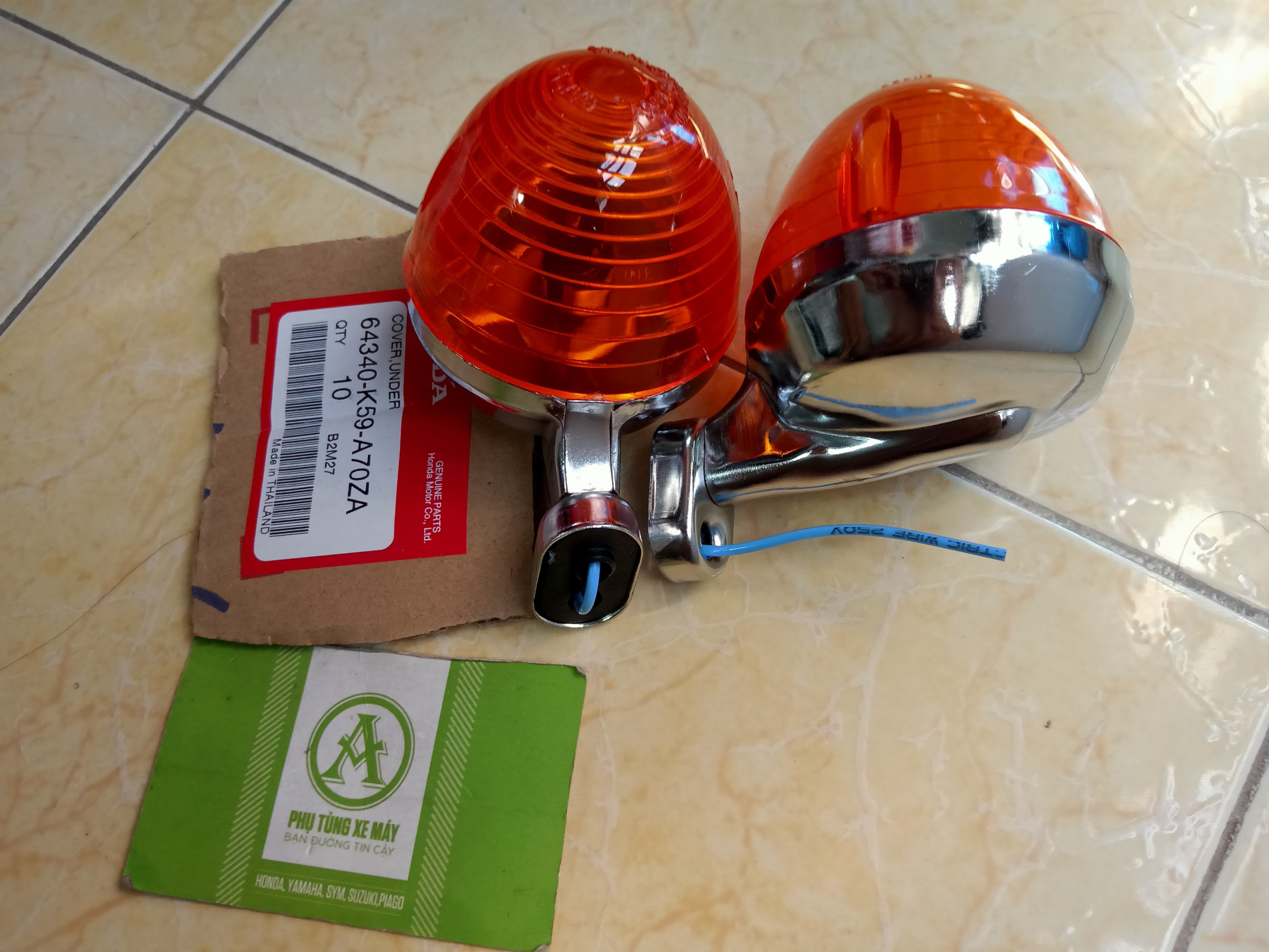 Cặp đèn xi nhan xe 67 loại 1