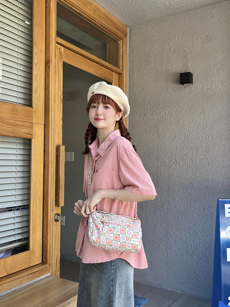 Túi đeo chéo màu kem in hình - Layla CrossBag