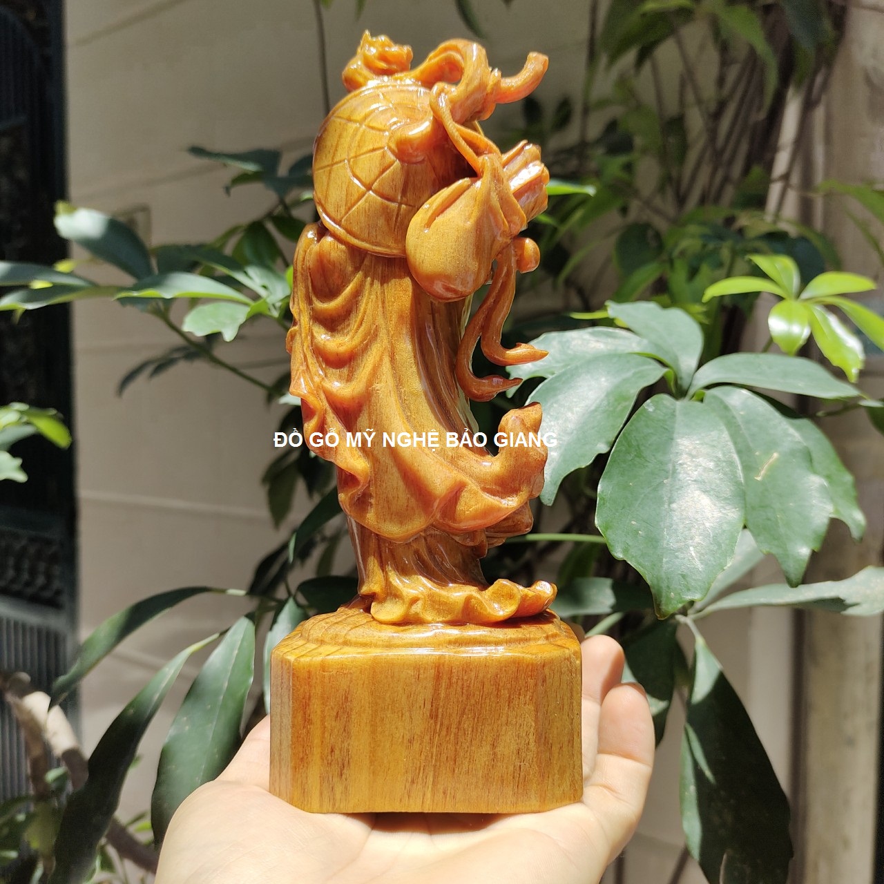 Tượng đạt ma sư tổ gỗ huyết long