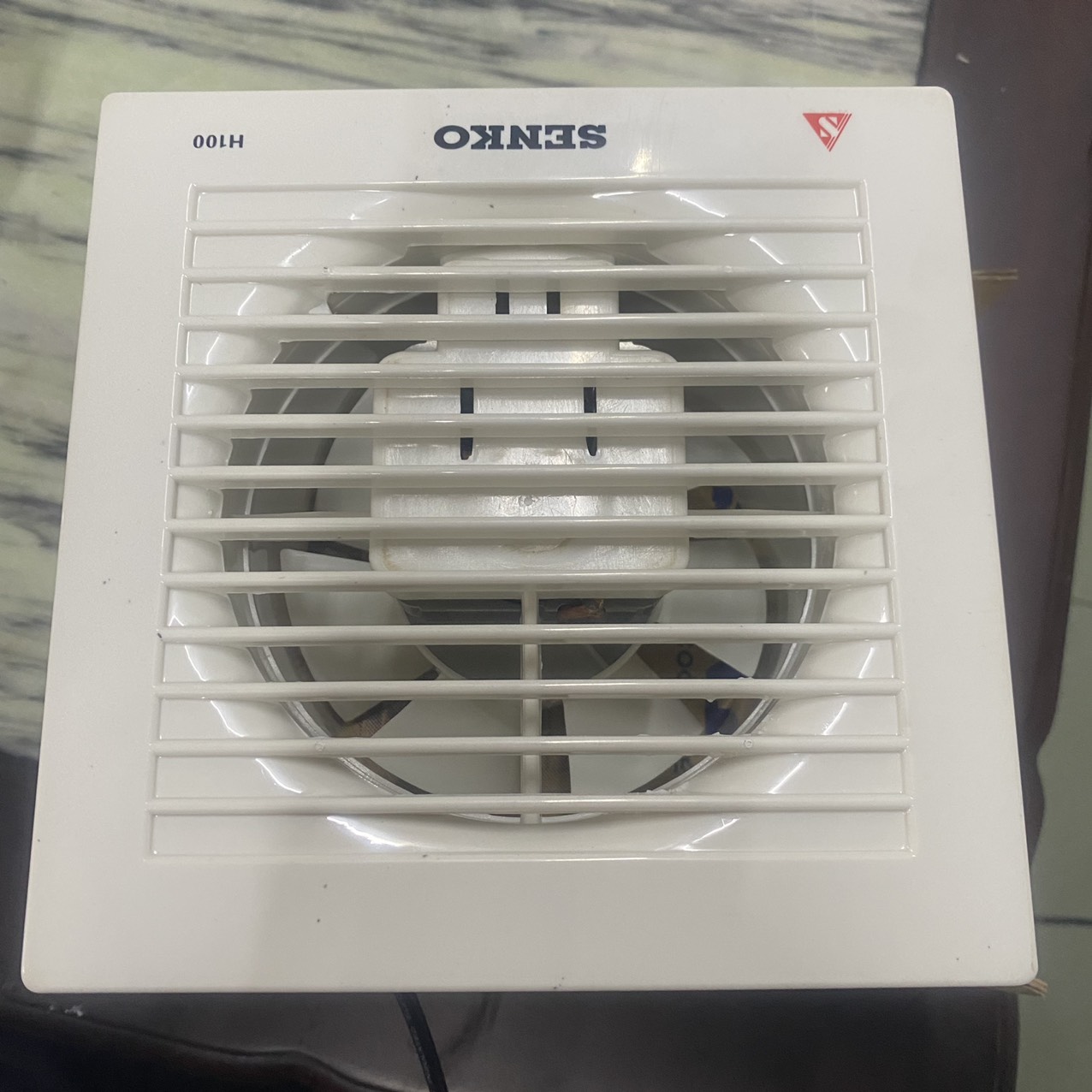 Quạt Máy Hút Gió SENKO H100 18x18