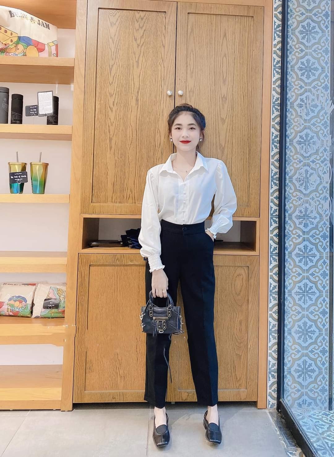 ÁO SƠ MI KHUY NGỌC