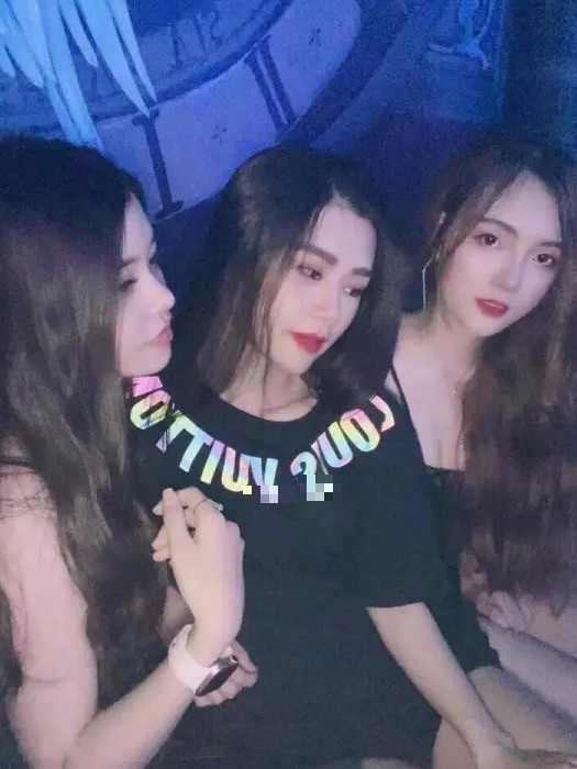 Áo thun phản quang 7 màu luôn vui tươi VÒNG CỔ (CHỤP FLASH)