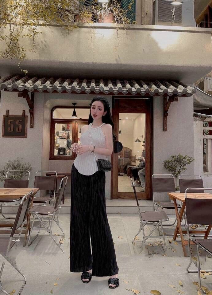 Sét bộ dạo phố dập ly nút ngọc áo yếm kèm quần ống rộng