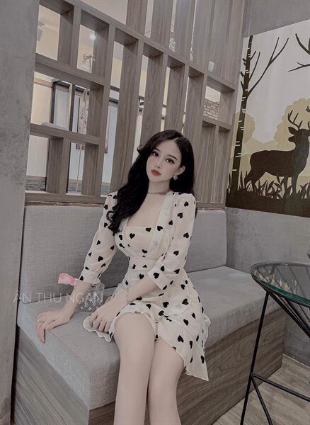ĐÂM LỤA TAY BÈO CỔ VUÔNG HỌA TIẾT TRÁI TIM NỮ TÍNH