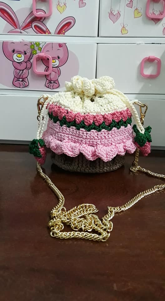 Túi đêo chéo hình bánh kem handmade chất liệu sợi dệt