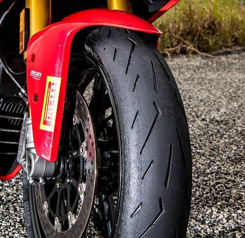 Set 2 tem decal dán xe PIRELLI cỡ nhỏ