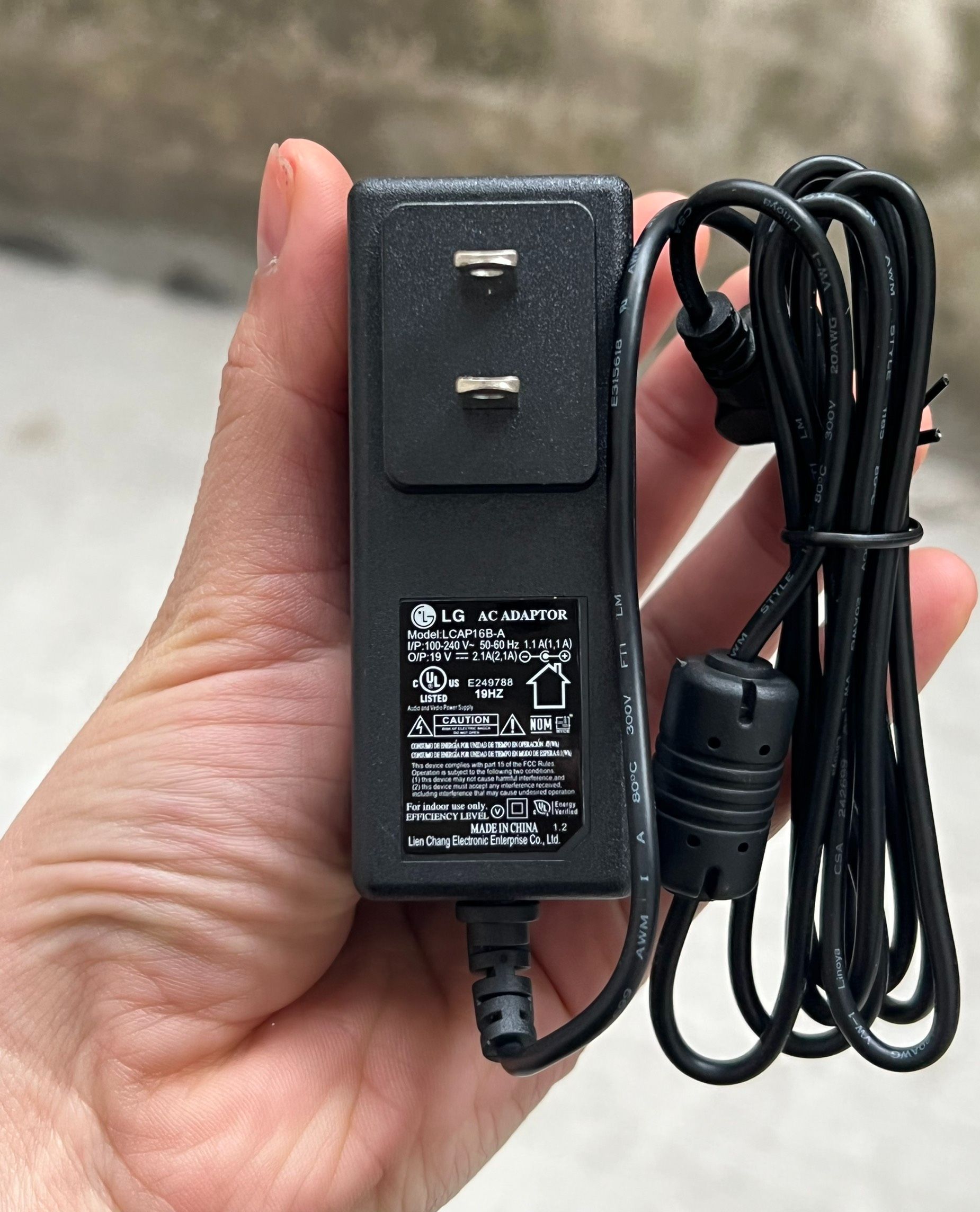Adapter dây nguồn màn hình lg 19v - 2.1a