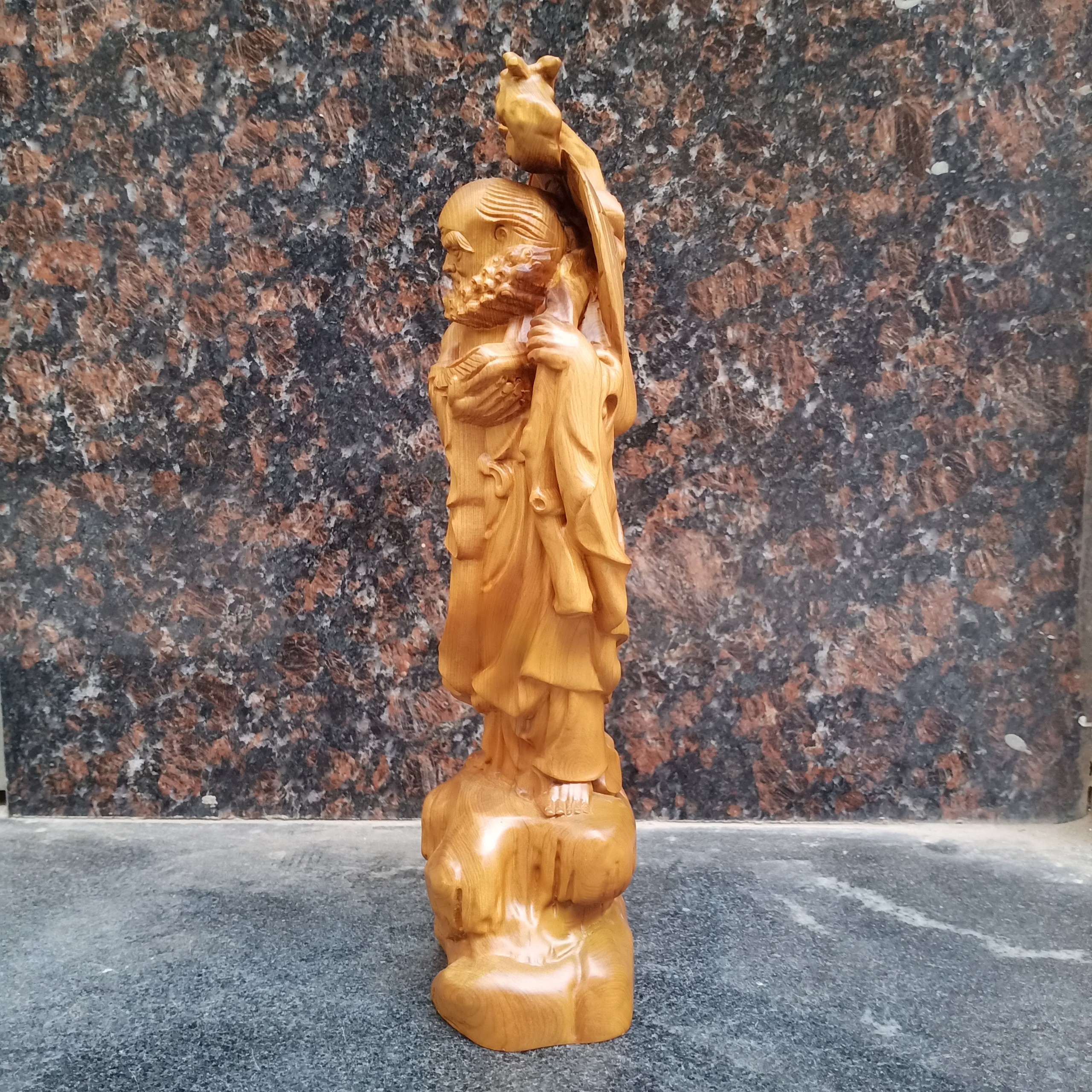 Tượng Đạt ma hành khất gỗ bách xanh