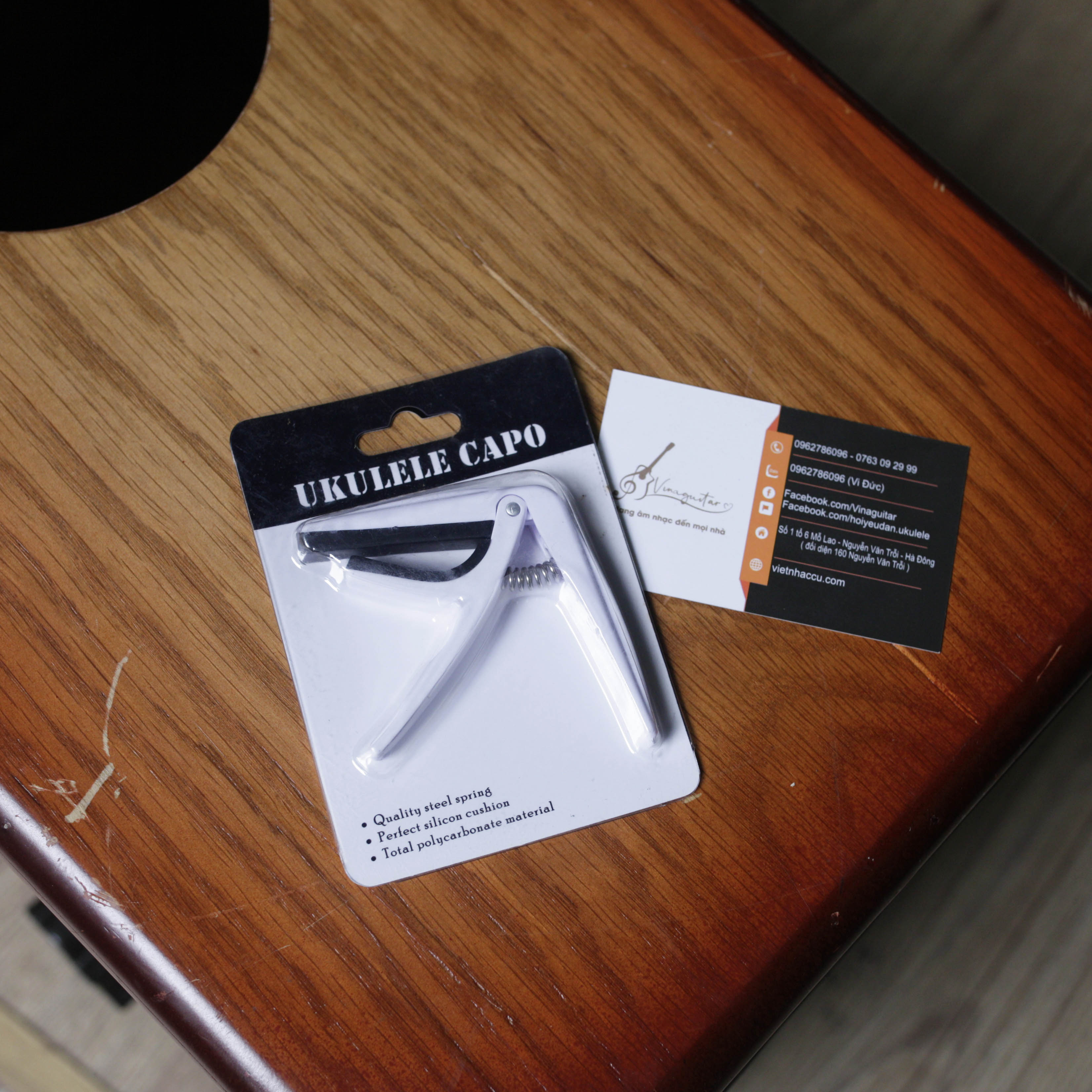 Capo Kẹp Đàn Ukulele Các Màu ( Tặng Kèm Pick Gảy )