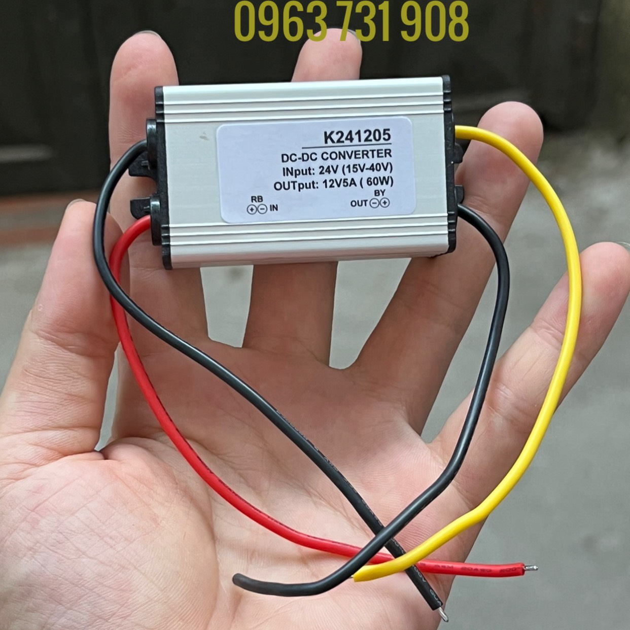 Bộ đổi nguồn điện DC 24V xuống DC 12V lắp camera trên oto