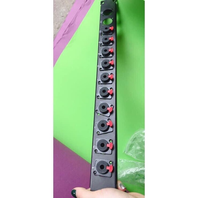 Thanh gắn jack tủ máy âm thanh 12 lỗ ,thanh cáp line