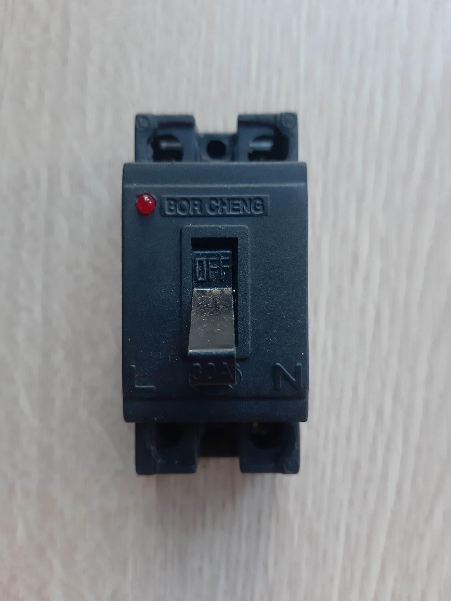 Atomat Đen 10A 15A 20A 30A 40A CB Cóc MCCB